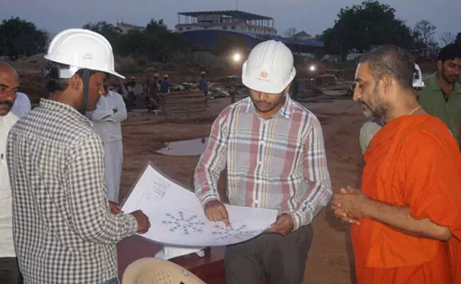 HH Swamiji is reviewing Bhadravedi design at Statue of Equality site